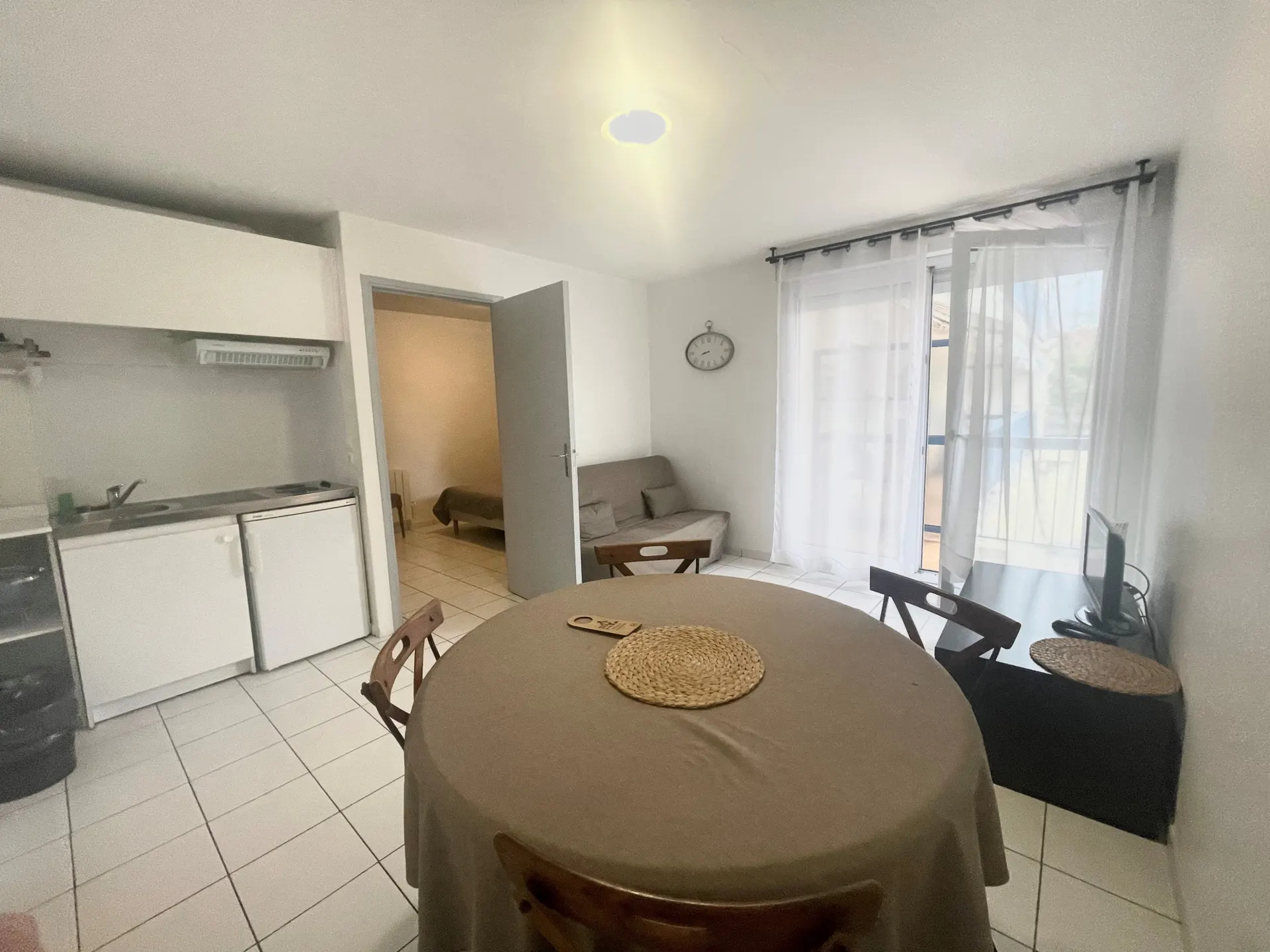 2-Bedroom Student Apartment in Saint-Maur-des-Fossés — photo 2