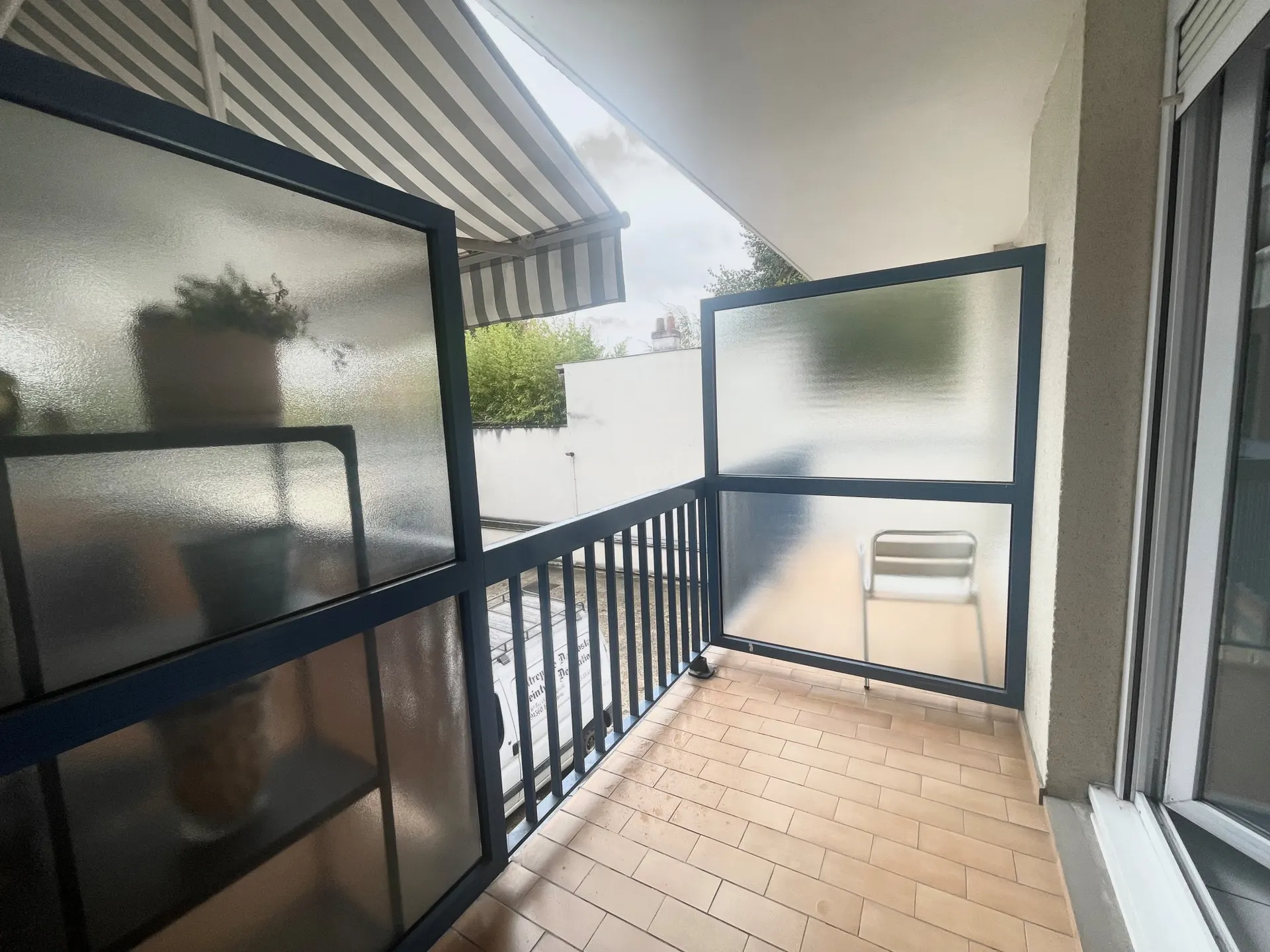 2-Bedroom Student Apartment in Saint-Maur-des-Fossés — photo 4