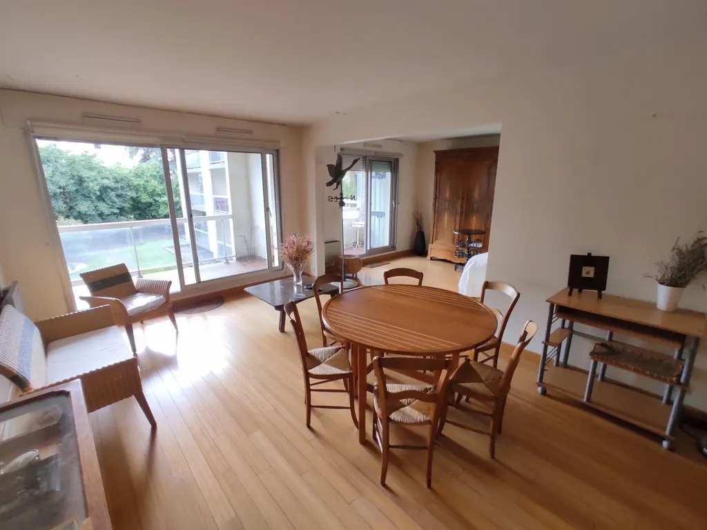VINCENNES HIPERCENTRO — PISO DE 4 HABITACIONES 87,48 M2 — BALCÓN-TERRAZA