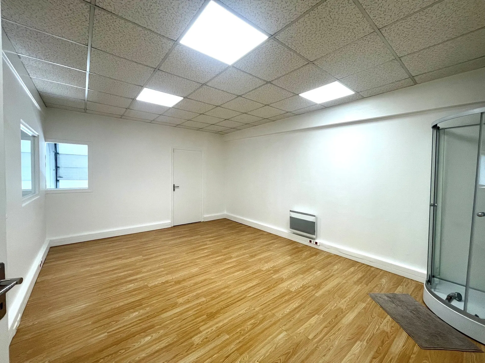 Local commercial 215 m2 - bureaux et entrepôt — foto 6