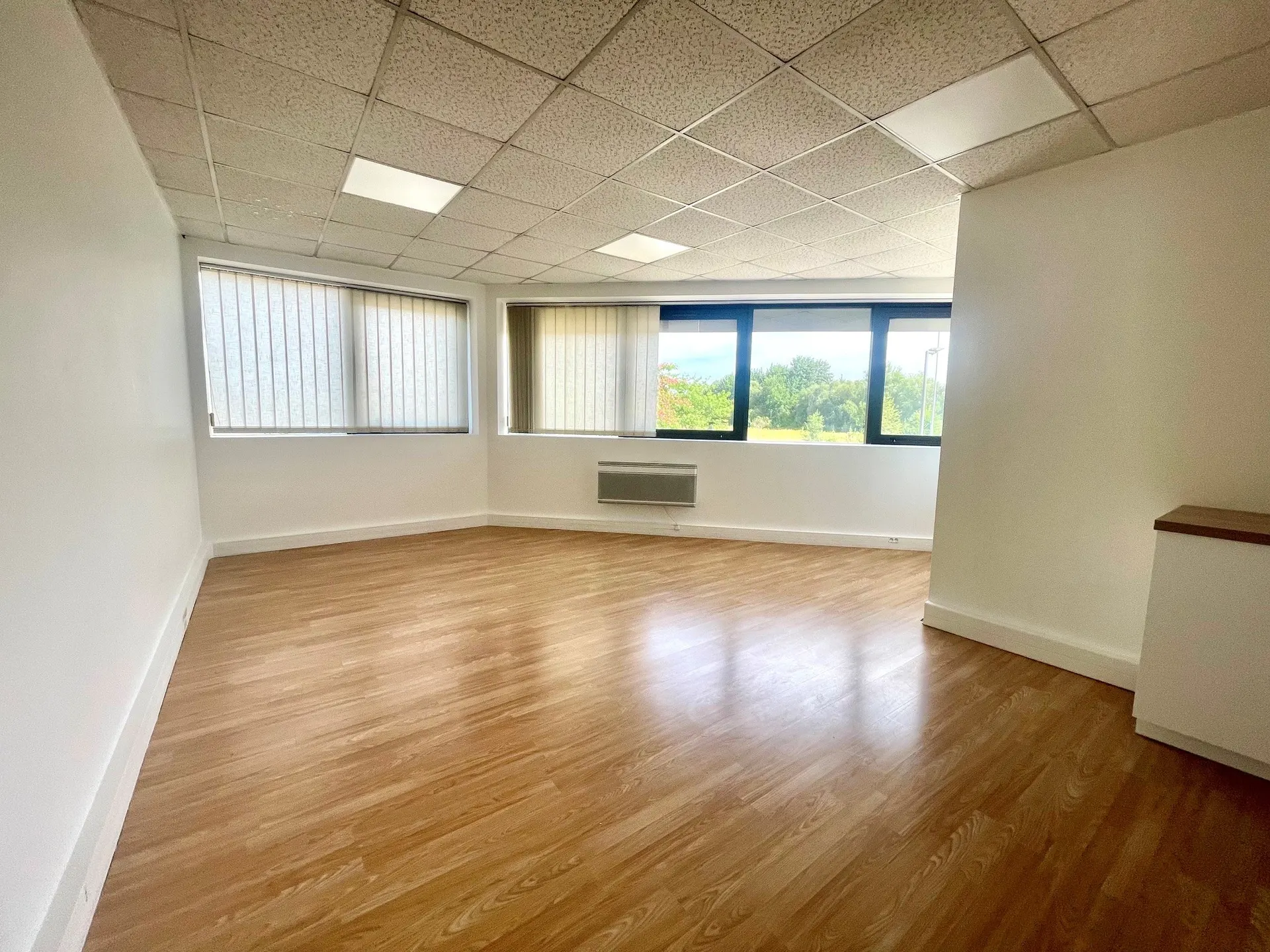 Local commercial 215 m2 - bureaux et entrepôt — foto 5